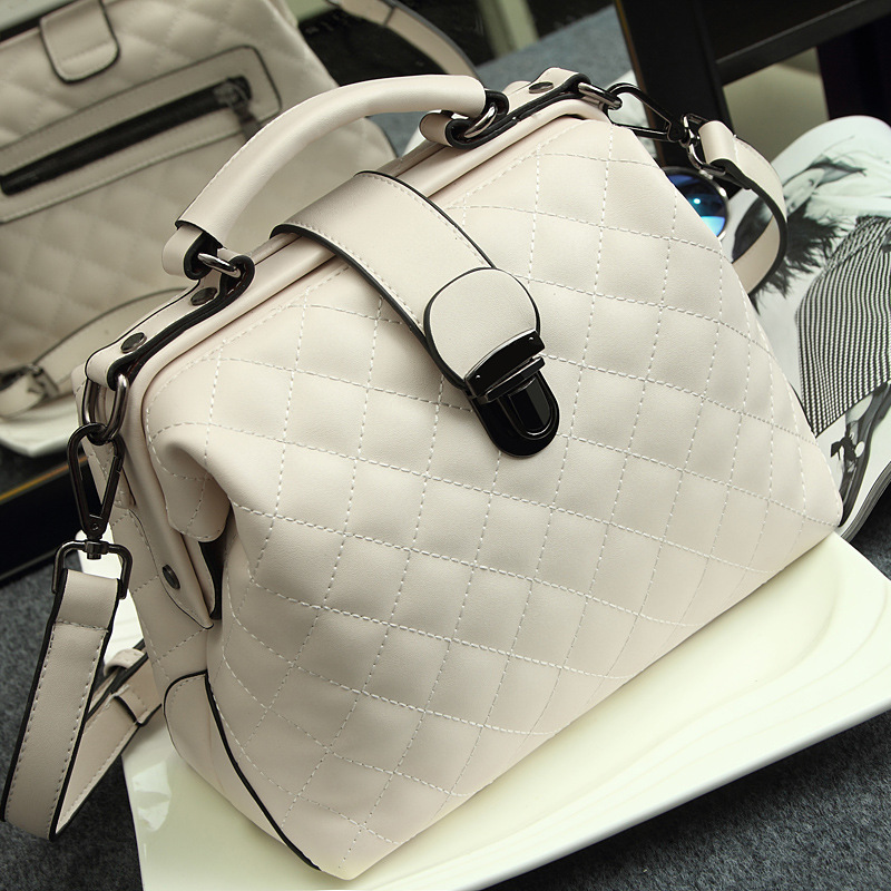 Sweet and Fashionable Straw-Wo - đánh giá và giá Chain Lock Combination